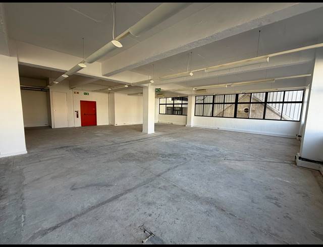 347M² BUILDING TO LET IN CAPE TOWN CITY CENTRE